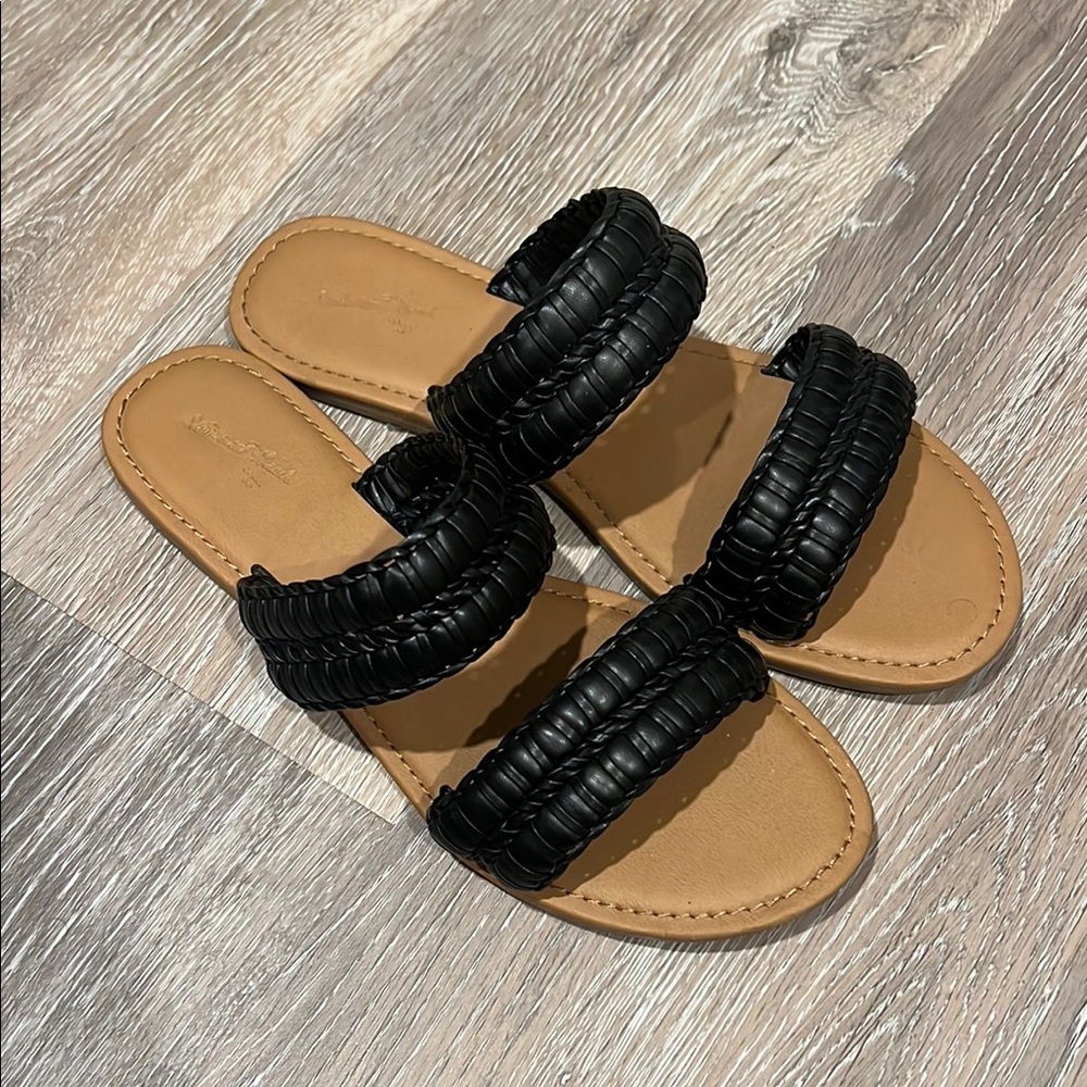 Universal Thread Black and Tan Double-Strap Sandals